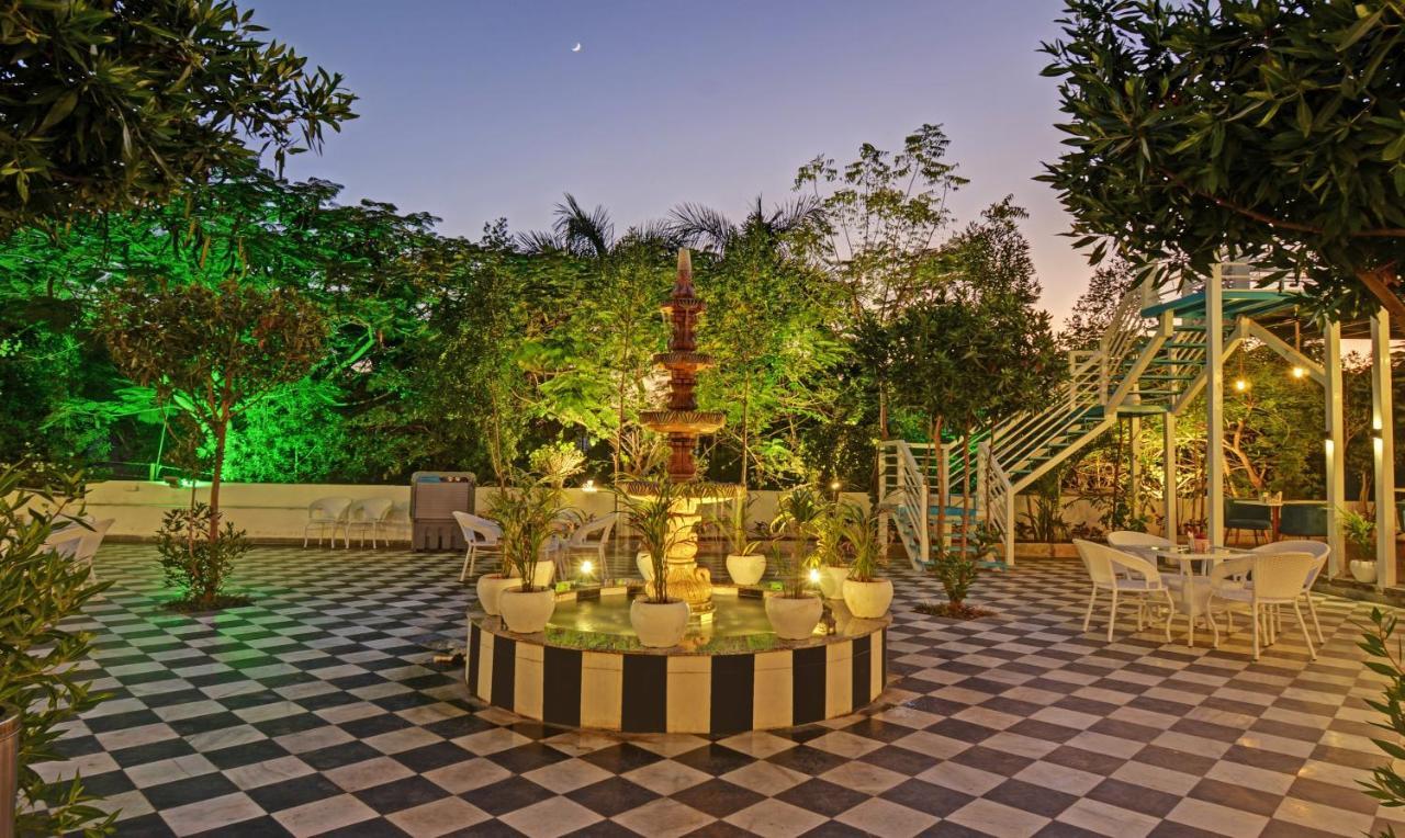 ホテル Treebo Khakhri Haveli ウダイプル エクステリア 写真